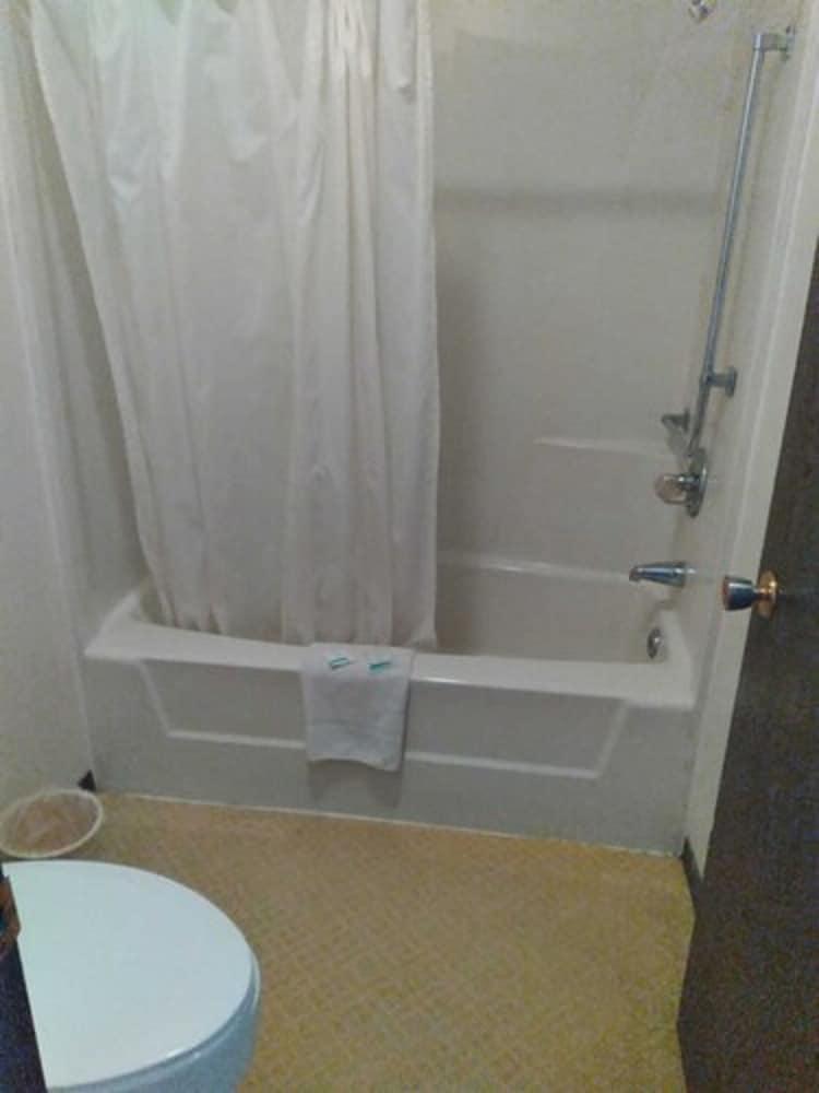 OYO Sandman Inn photo 11