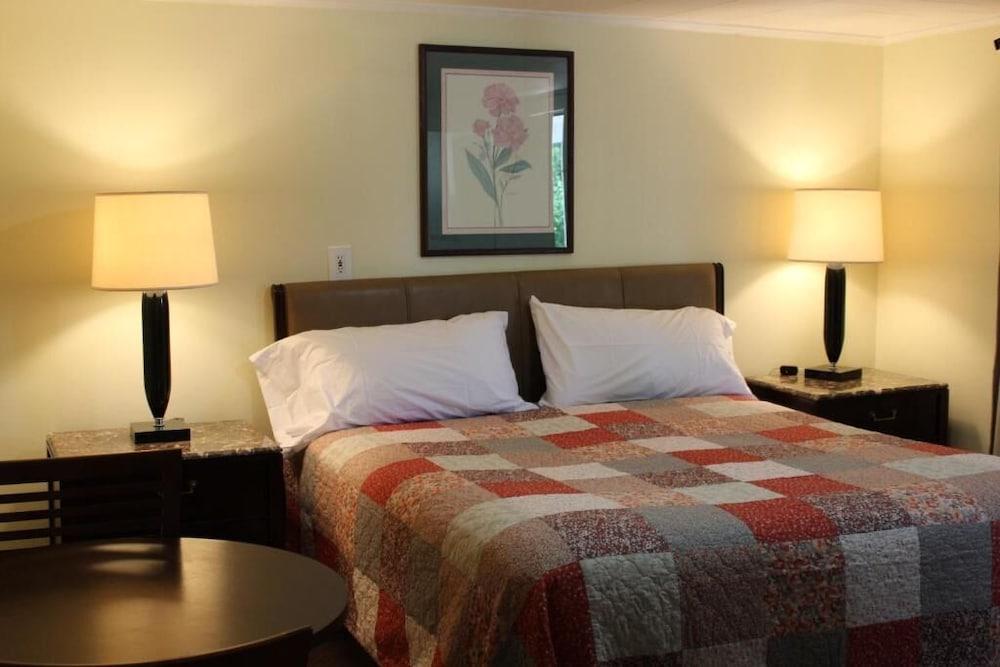 Royal Coach Motor Lodge photo 17