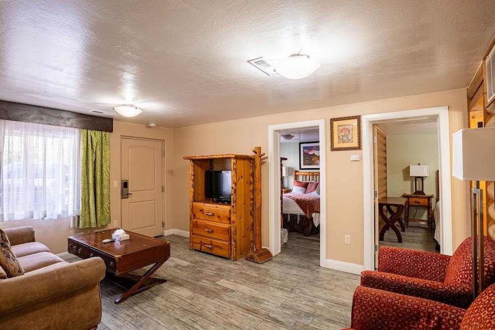 Petty Ranch Inn photo 57