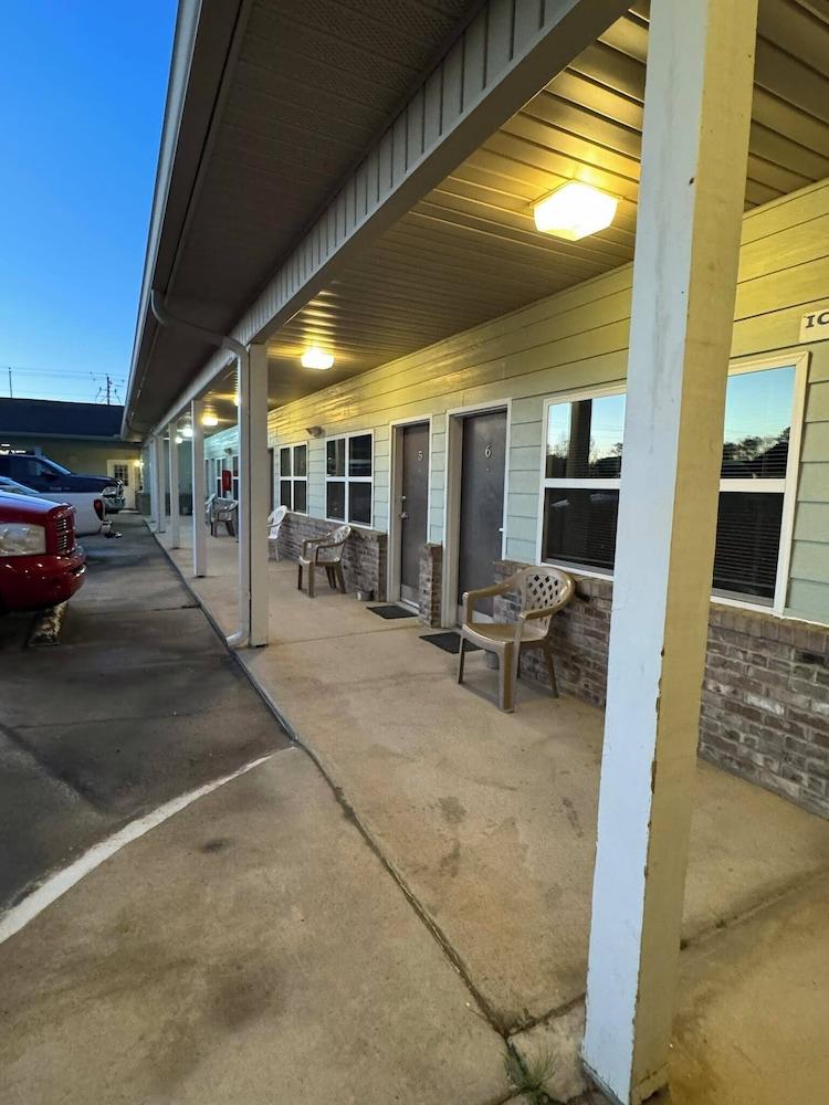 Weiss Lake Lodge photo 20