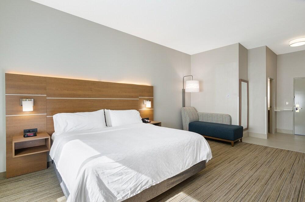 Holiday Inn Express Hotel & Suites Weston by IHG photo 28