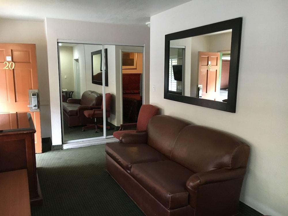 Starlite Motel photo 15