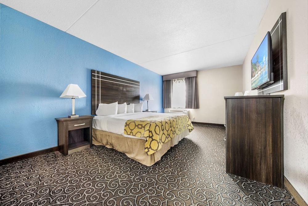 Baymont by Wyndham Muncie Near Ball State University photo 67