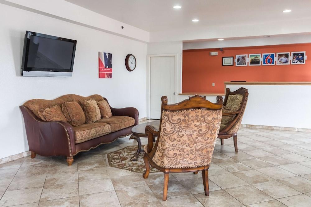 Motel 6 Alvarado, TX photo 30