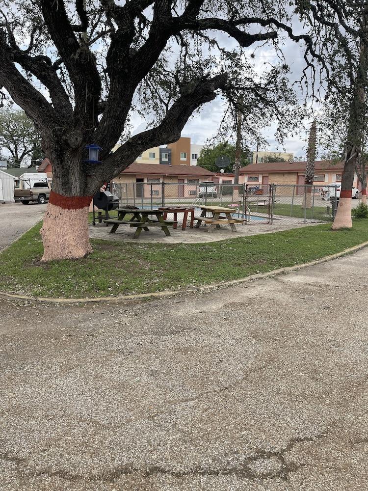 Wildflower Inn & RV Park photo 15