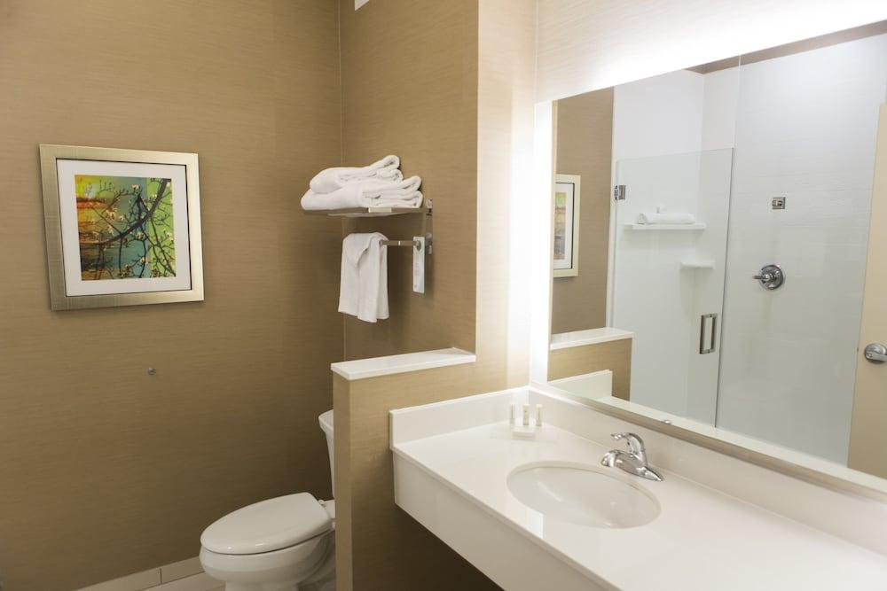 Fairfield Inn & Suites Cambridge photo 46
