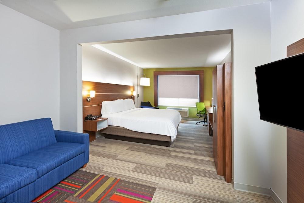 Holiday Inn Express Hotel & Suites Orange by IHG photo 26