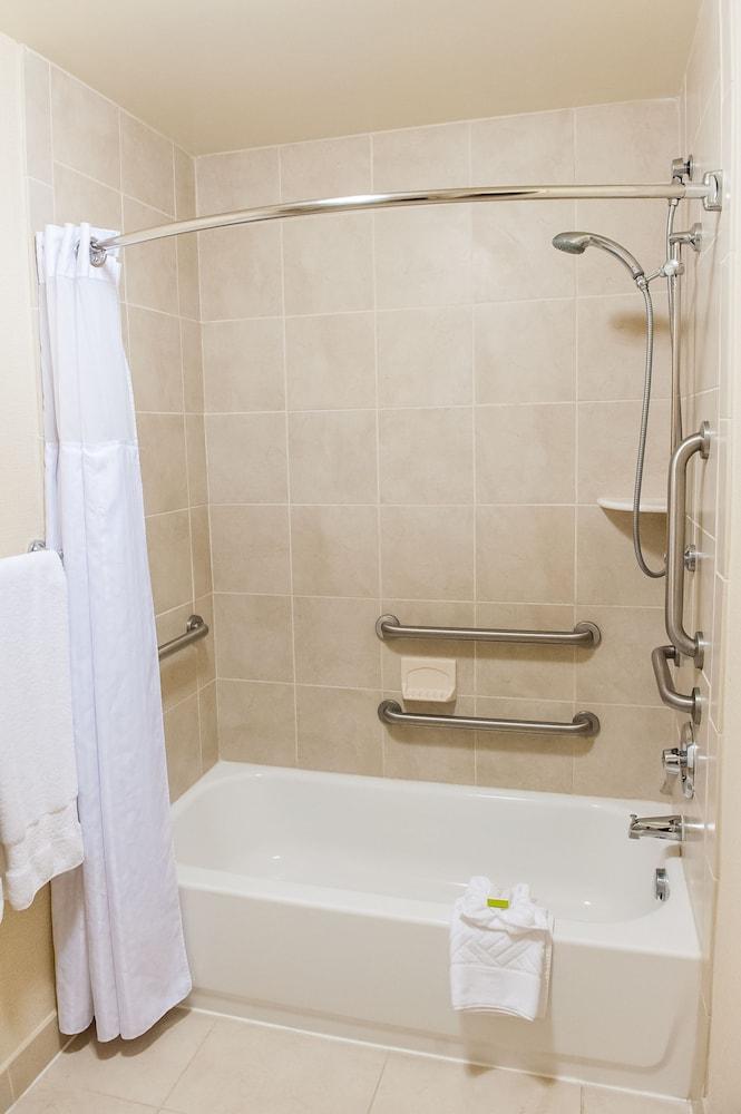 DoubleTree Suites by Hilton Hotel Mt. Laurel photo 27