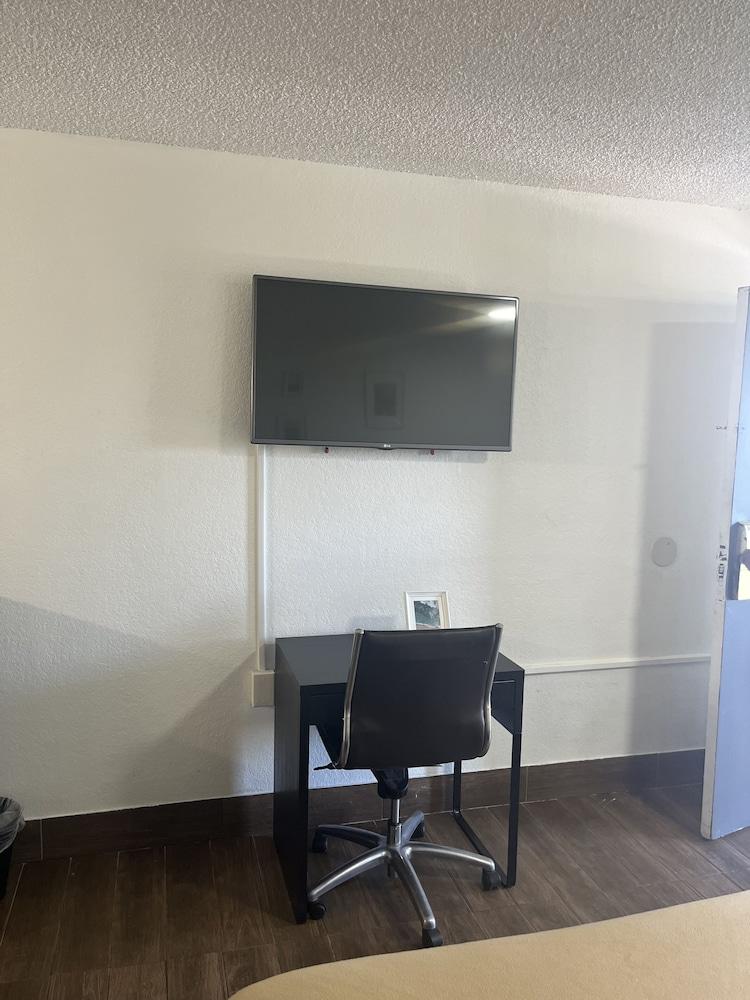 Ocotillo Apartments & Hotel photo 10