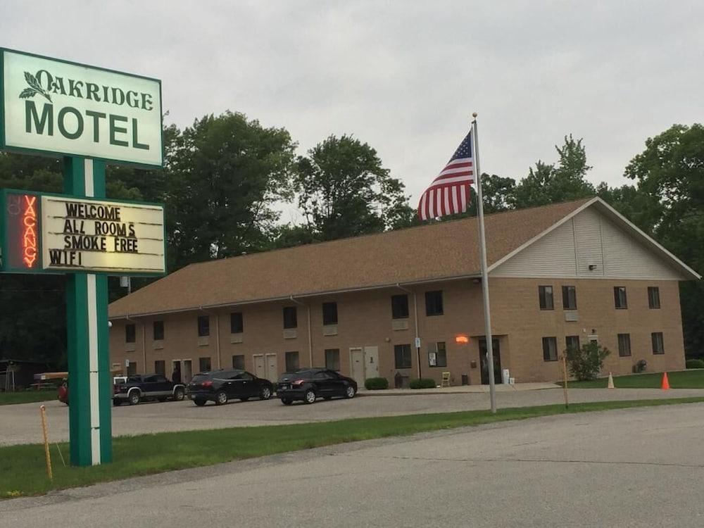 Oakridge Motel photo 1