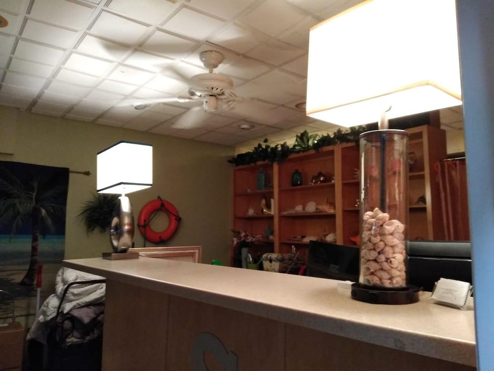 Swashbuckler Motel photo 40