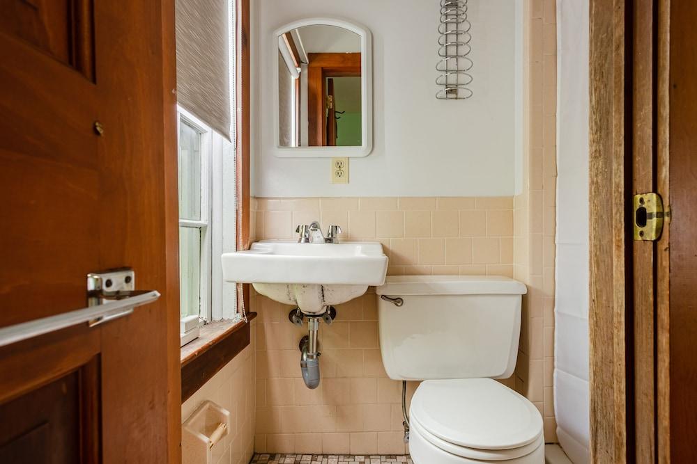 Narragansett Inn photo 34