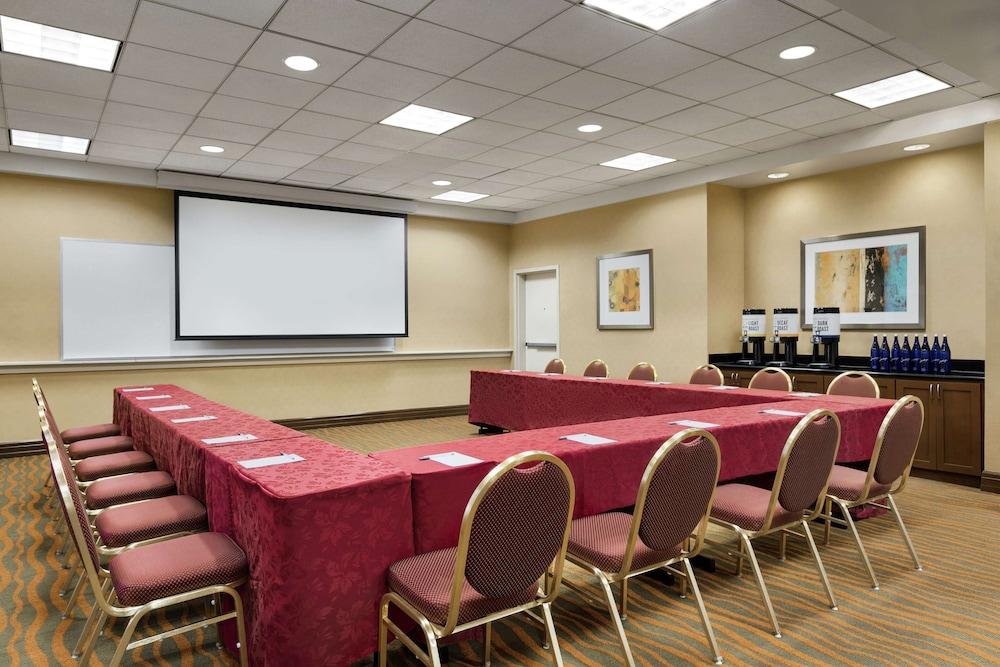 Hampton Inn Washington-Dulles Int'l Airport South photo 25