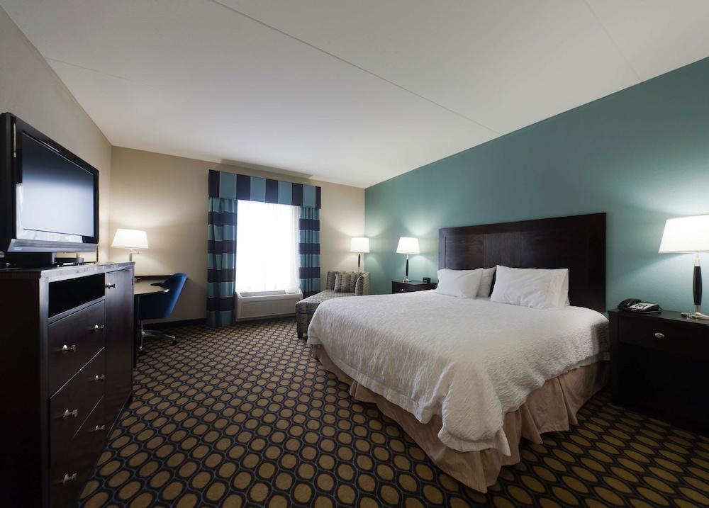 Hampton Inn North Brunswick / New Brunswick photo 26