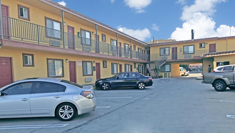 Satellite Motel photo 7