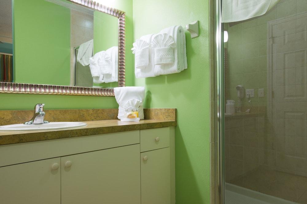 Barefoot Suites photo 72
