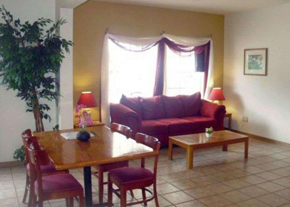 Rodeway Inn Salina North photo 6