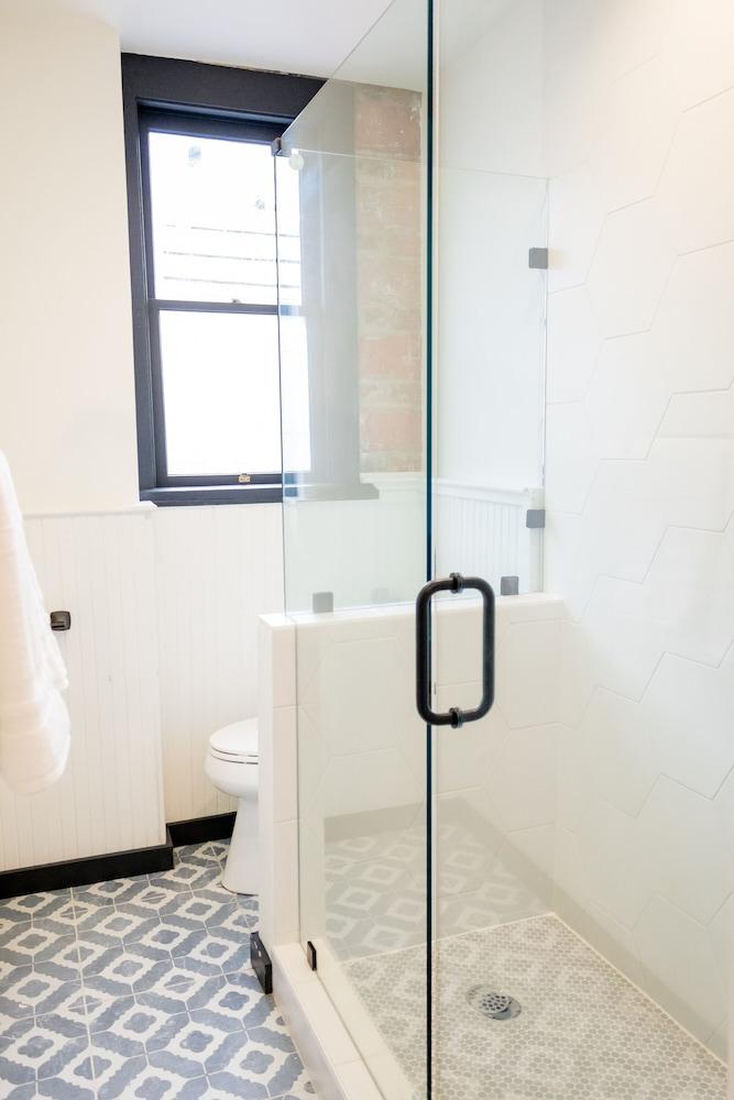 Speakeasy Suites photo 32