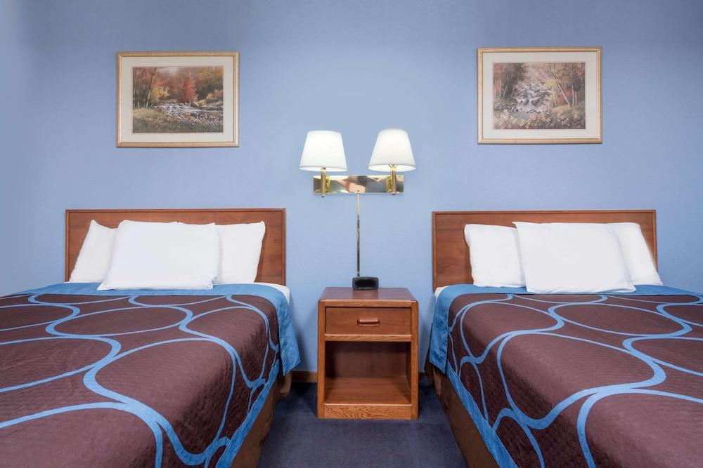 Super 8 by Wyndham Mankato photo 15
