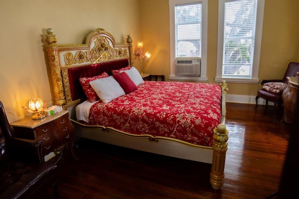 Oak Tree Hotel photo 46