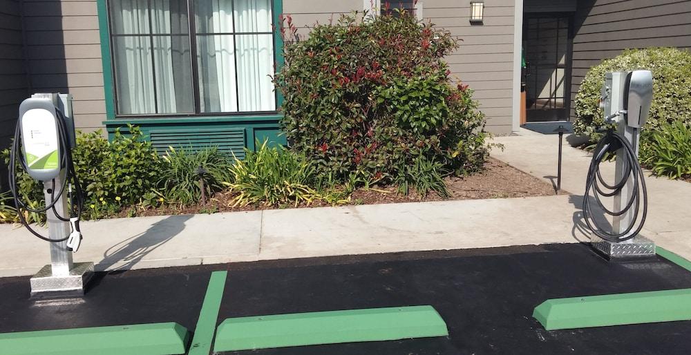 Holiday Inn Express & Suites Carpinteria by IHG photo 31