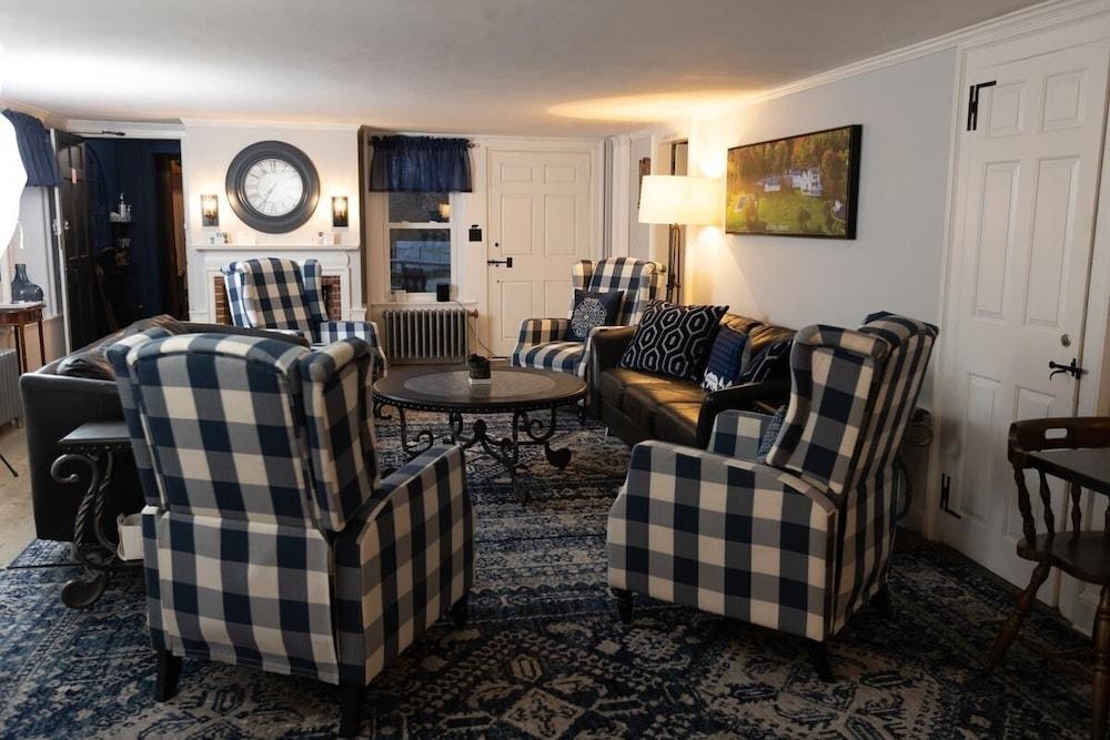 Blue Bear Inn photo 97