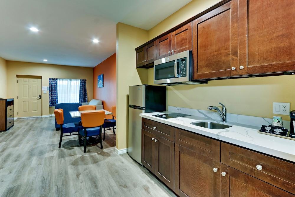 Captain's Quarters Inn photo 19