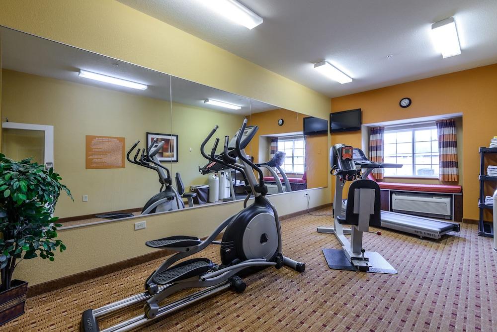 Microtel Inn & Suites by Wyndham Greenville/University Medic photo 32