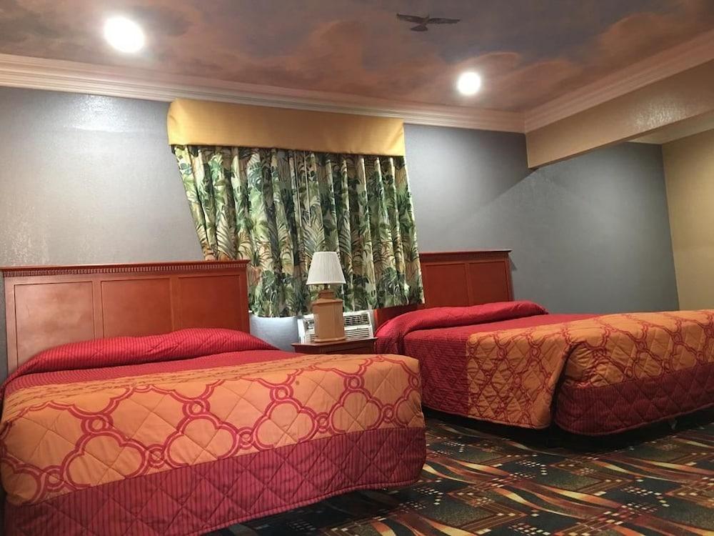 Budget Inn photo 3