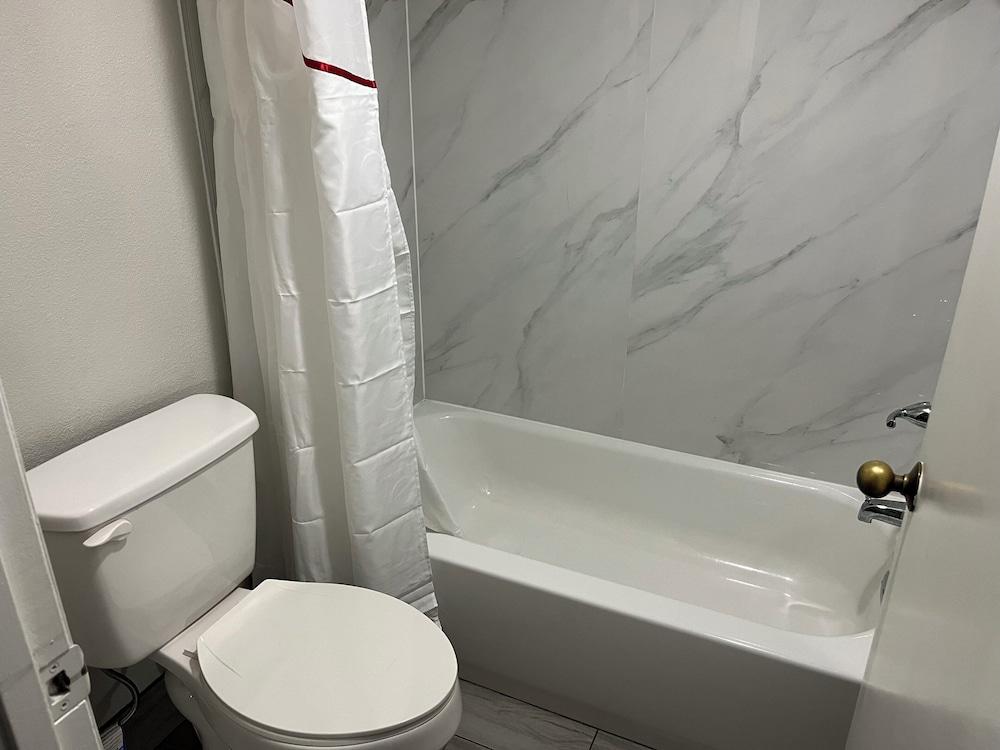 Red Roof Inn Rockingham photo 26