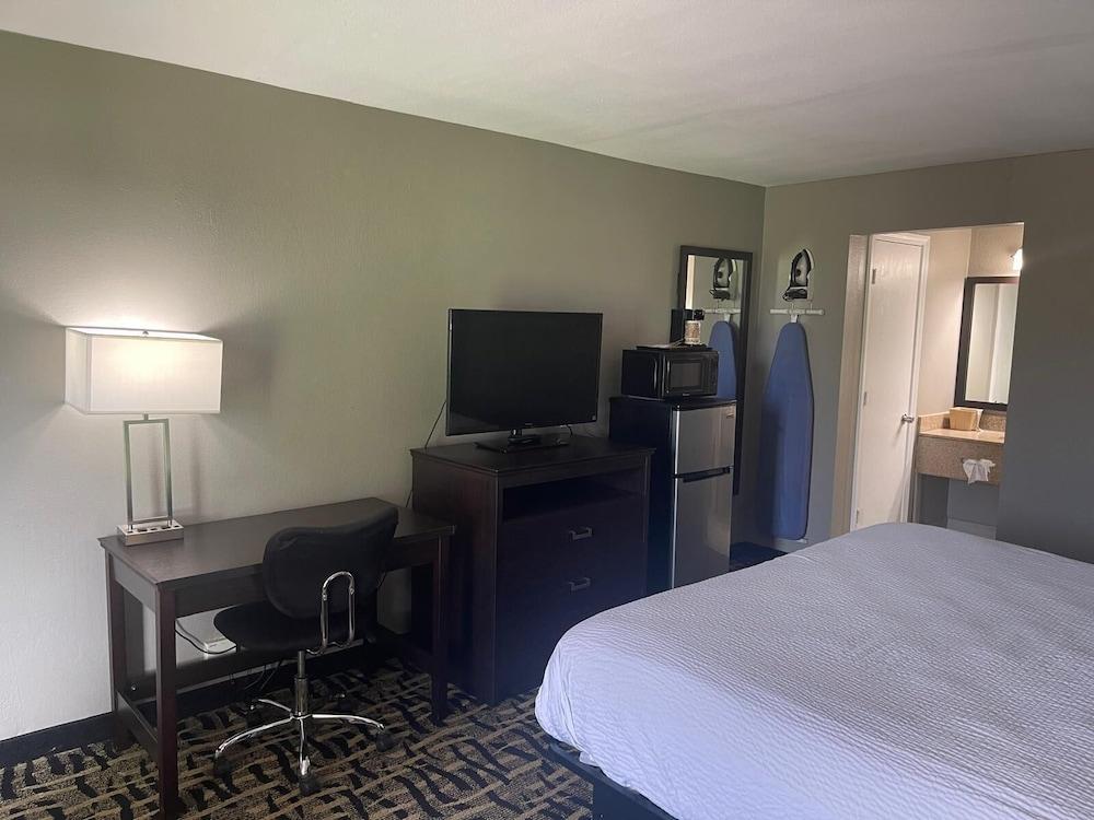 Homegate Inn And Suites Collierville TN photo 7