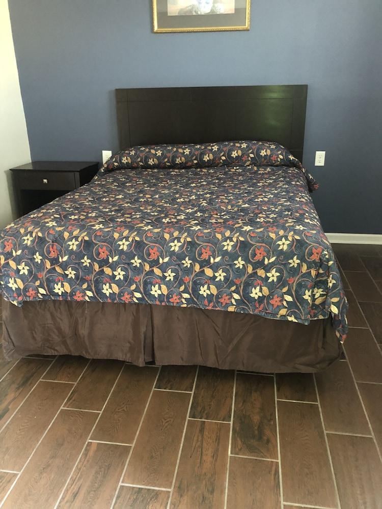 Economy Inn photo 2