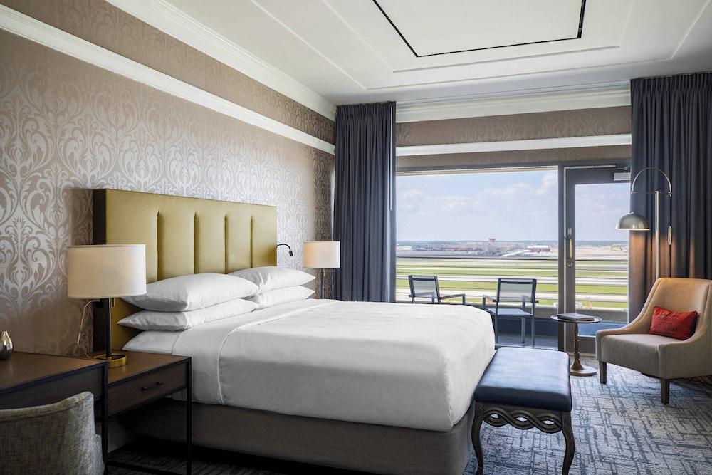 Renaissance Concourse Atlanta Airport Hotel photo 13