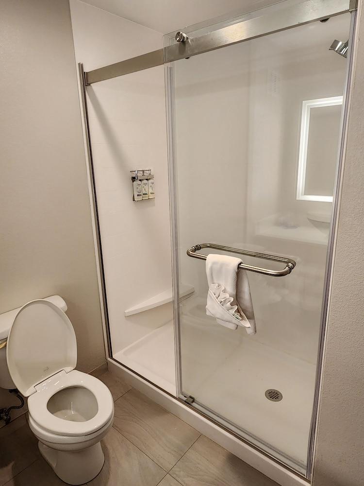 Holiday Inn Express & Suites Perry by IHG photo 9