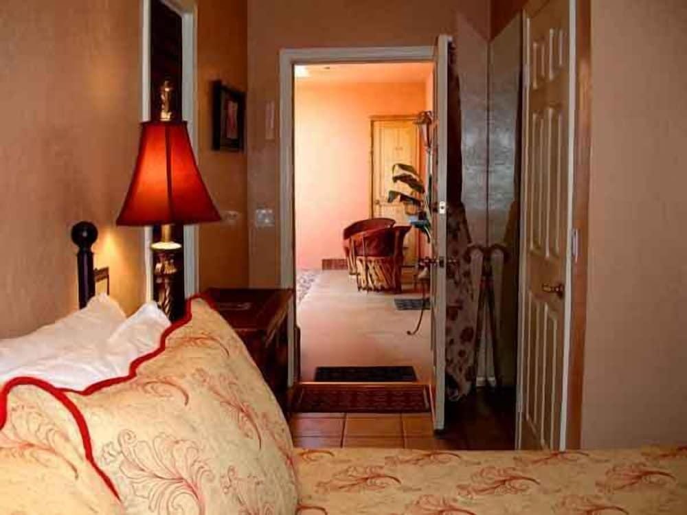 Coyote Inn photo 14
