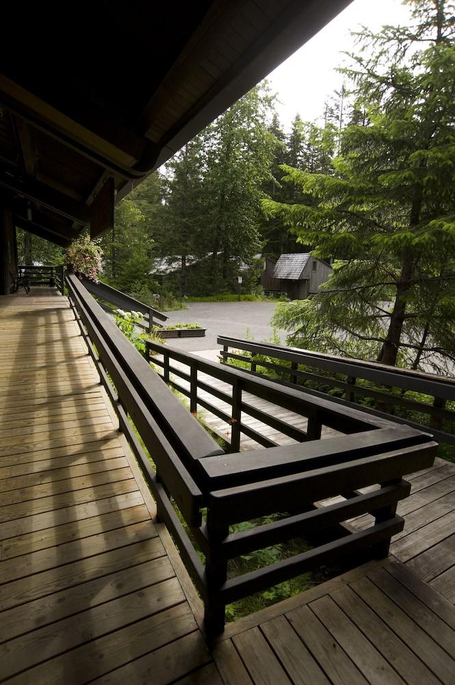 Glacier Bay Lodge photo 13