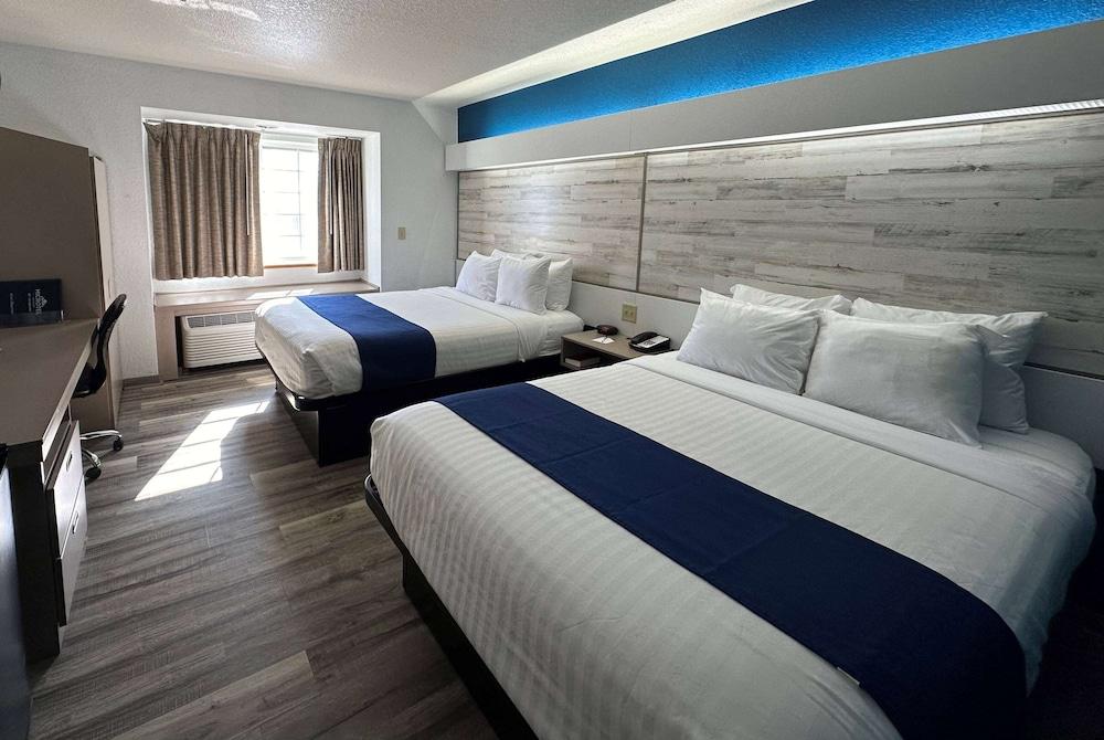 Microtel Inn & Suites by Wyndham Tomah photo 13