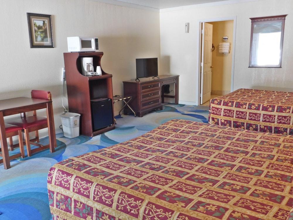 Little Shamrock Motel photo 26