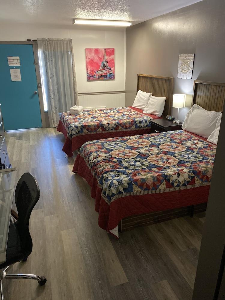 Blue Ridge Rustic Inn photo 30