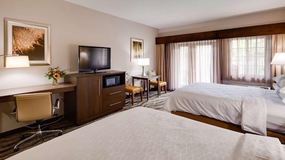 Best Western Plus River Escape Inn & Suites photo 8