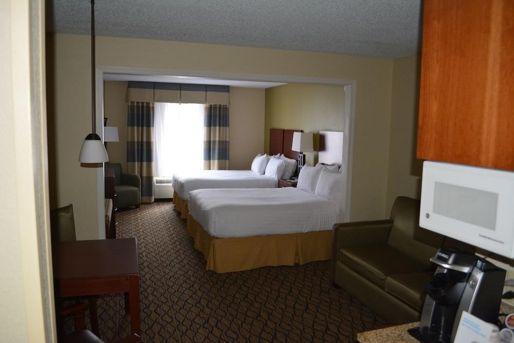 Holiday Inn Express & Suites Lancaster by IHG photo 5