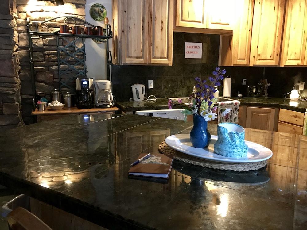 Twin Peaks Lodge and RV Park photo 30