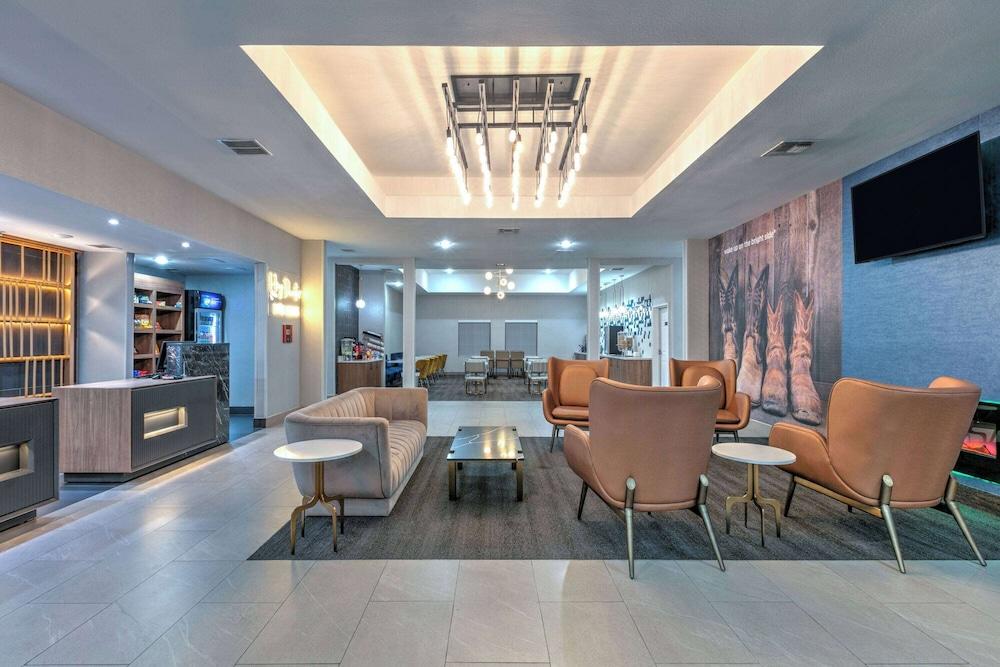 La Quinta Inn & Suites by Wyndham Decatur photo 4