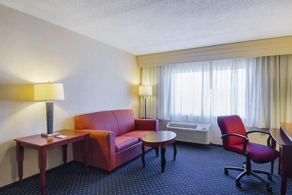 Quality Inn Boston - Revere photo 4