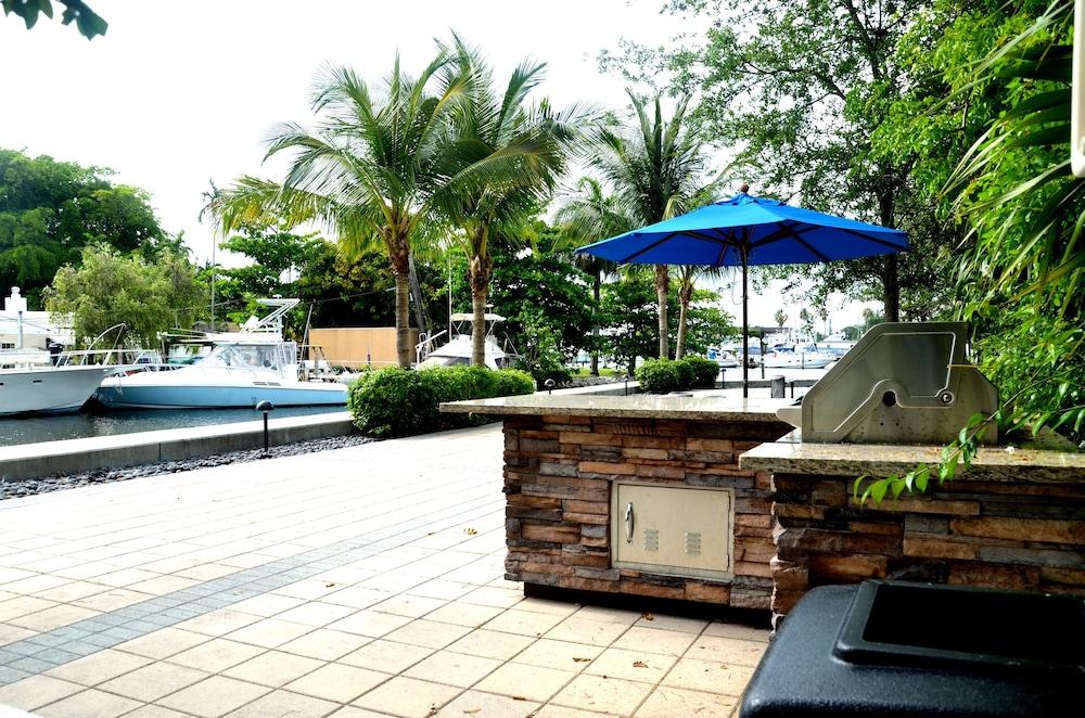 Riviera Luxury Living at River Oaks Marina and Tower photo 18