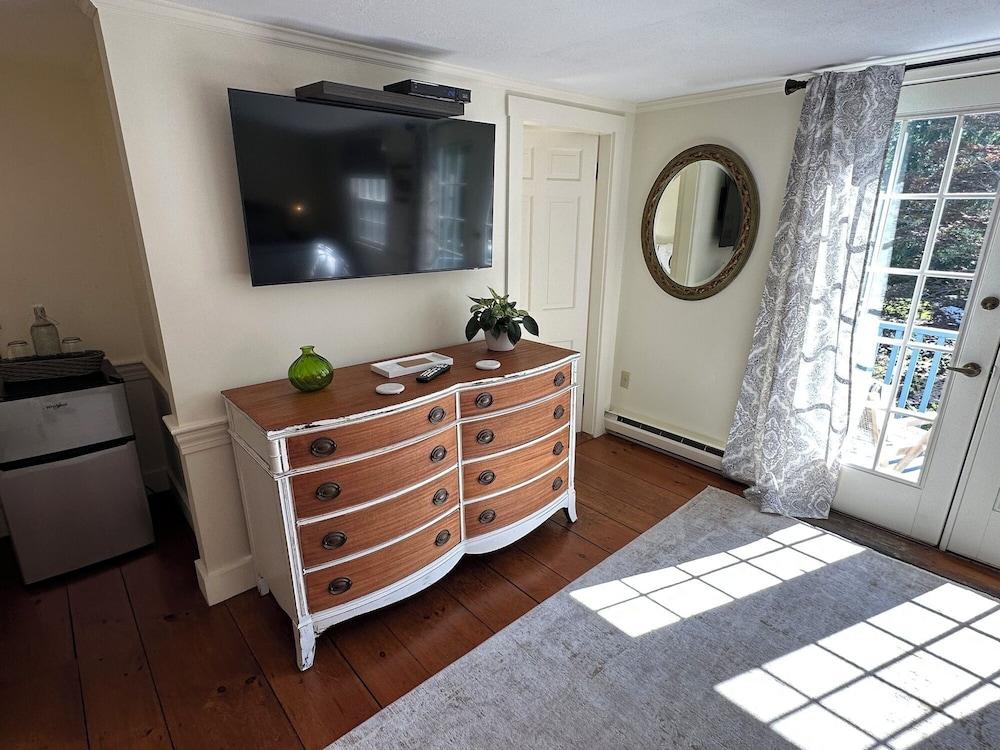 Inn at Perkins Cove photo 36