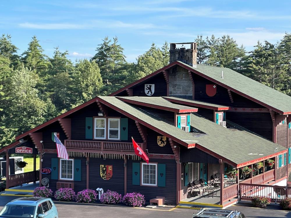 Swiss Chalets Village Inn photo 49