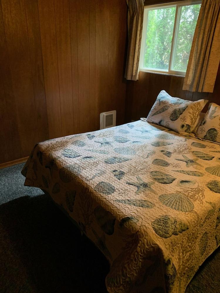 Curley's Resort & Dive Center photo 18