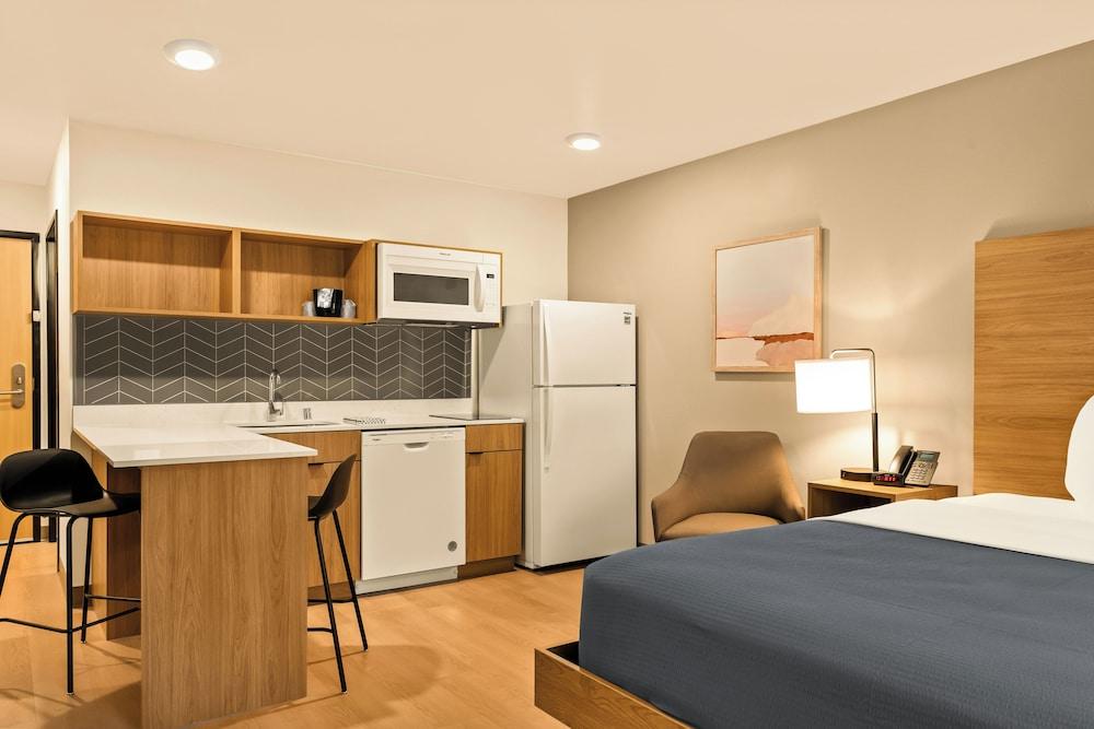 LivAway Suites- Syracuse photo 23