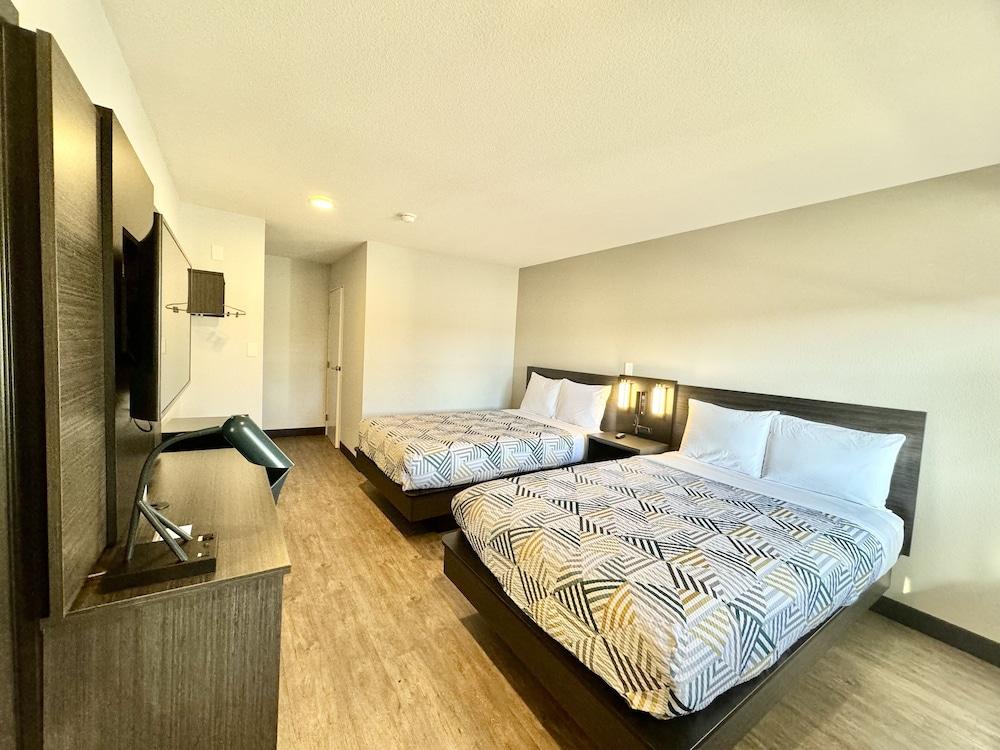 Motel 6 Bellflower, CA - Los Angeles photo 10